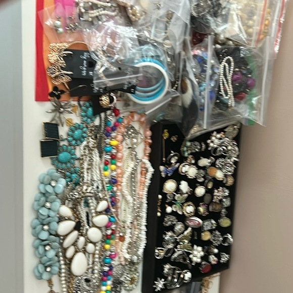 LIVE SHOW NOTIFICATION ๐ฃ New inventory ๐โโ๏ธ๐๐ - Picture 1 of 6